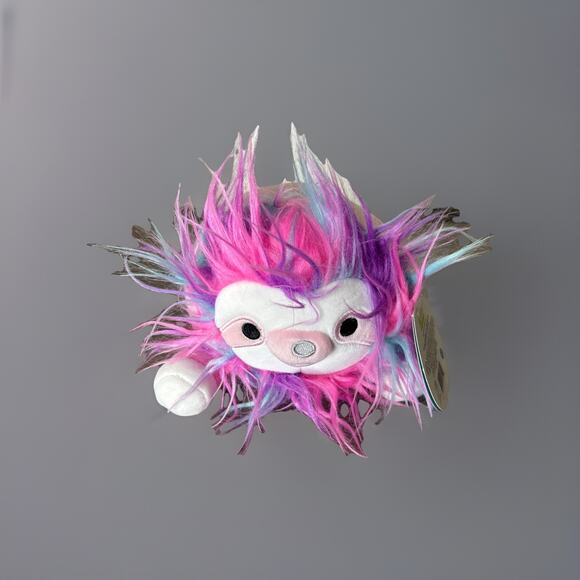 Laying Squishmallow Rayen the sloth - Picture 1 of 2
